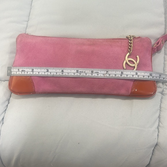 ❌SOLD❌Chanel Suede Camilla Flower Wristlet Clutch! - Picture 13 of 14